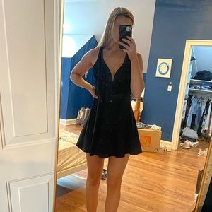 Black Lulus dress, never worn!!